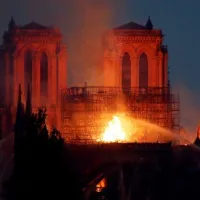 Φωτιά στη Νοτρ Νταμ