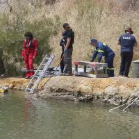 κυπρος κοκκινη λιμνη βαλιτσες