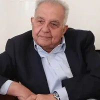 Φλαμπουράρης