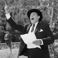 Μαυρογιαλούρος