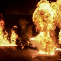 νεος κοσμος μολοτοφ ανασταση