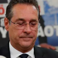 Εμπλοκή του Στράχε σε σκάνδαλο