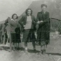 Γυναίκες στη Μακρόνησο