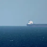 hormuz straits ships