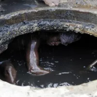 manhole workers india