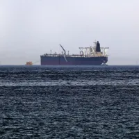 ship oman bay