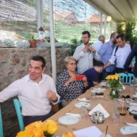 Γεύμα παρέθεσε ο Αλέξης Τσίπρας