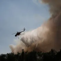 Εύβοια: Περιορισμένη σε χαράδρα η φωτιά, μακριά από το χωριό Πλατανιά