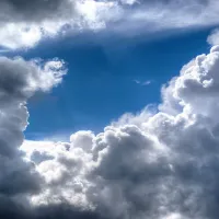 ουρανός με σύννεφα