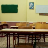 σχολική τάξη θρανία