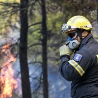 Πάτρα - Σε ύφεση η φωτιά στην Κλειτορία Καλαβρύτων