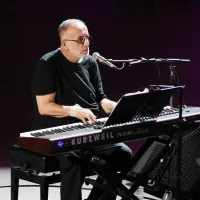 thanos mikroutsikos piano
