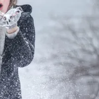 χιόνι κρύο χειμερινά ρούχα γάντια χειμώνας