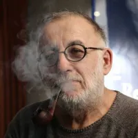 mikroutsikos