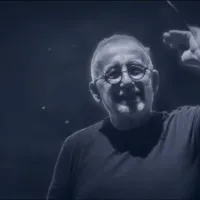 Θάνος Μικρούτσικος