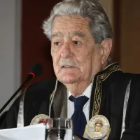 Κώστας Αξελός 