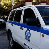 Εκρηξη στην είσοδο της πολυκατοικίας που διαμένει ο Θάνος Τζήμερος