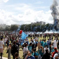 france tear gas doctors