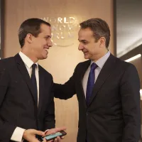 gkouaido mitsotakis