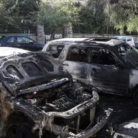 Πυρπόλησαν έξι αυτοκίνητα και μια μοτοσικλέτα τα ξημερώματα σε Παλλήνη, Ασπρόπυργο και Καλλιθέα