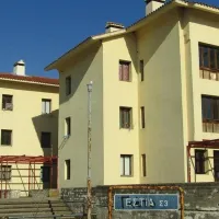 esties komotini