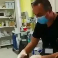 γιατρός