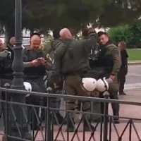 Αστυνομικοί χωρίς μάσκες