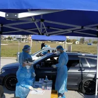 Πού πραγματοποιούνται τα rapid test μέσα από το αυτοκίνητο
