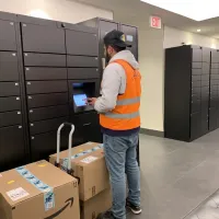 Click and Collect: Έρχεται νέα μέθοδος παραλαβής προϊόντων