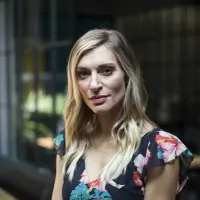 zeta douka