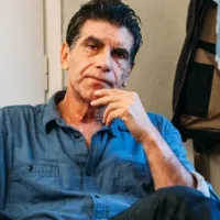 Γιάννης Μπέζος
