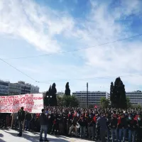 Διαδηλωτές στην πλατεία Συντάγματος