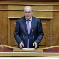 Χατζηδάκης: Ξεκινάει ο επανακαθορισμός του κατώτατου μισθού