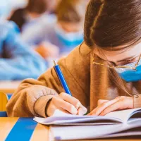Άνοιγμα σχολείων, στο παρά πέντε, με τις ΜΕΘ στο κόκκινο