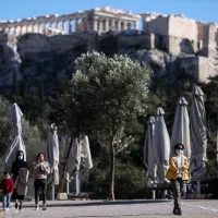 Lockdown: Τι αλλάζει από αύριο; Πώς λειτουργεί το 13032