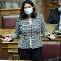 Τα ψέματα της Κεραμέως και η ανοσία στην ανηθικότητα