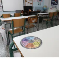 σχολείο, σχολική τάξη, θρανία