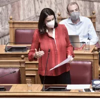 Νίκη Κεραμέως στη Βουλή