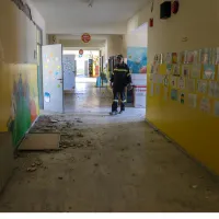 seismos sxoleio kriti goneis metra
