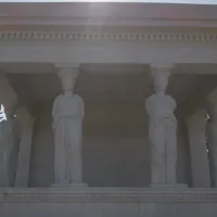kariatides
