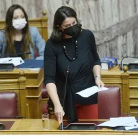 Η Νίκη Κεραμέως στη Βουλή