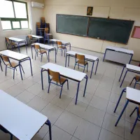 αίθουσα σχολείου πότε ανοίγουν