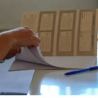 πανελλήνιες, πανελλαδικές, τετράδιο, στυλό, υποψήφιος