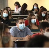 foitites-aei-panepisthmia-amfitheatro4
