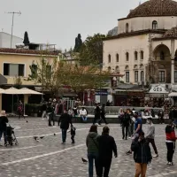 Μοναστηράκι, κόσμος, πλατεία, μάσκες