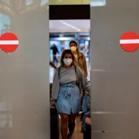 αεροδρόμιο κορονοίος πτήσεις απαγόρευση μάσκες