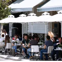 lockdown-estiatoria-kafe