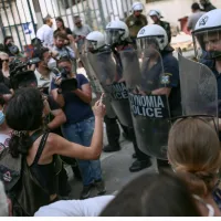 ΜΑΤ στο ΑΠΘ ενάντια στους φοιτητές
