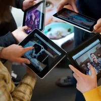 μαθητες tablet voucher 200 ευρώ