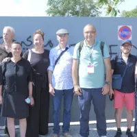 Καθηγητές στη δομή προσφύγων Ελαιώνα